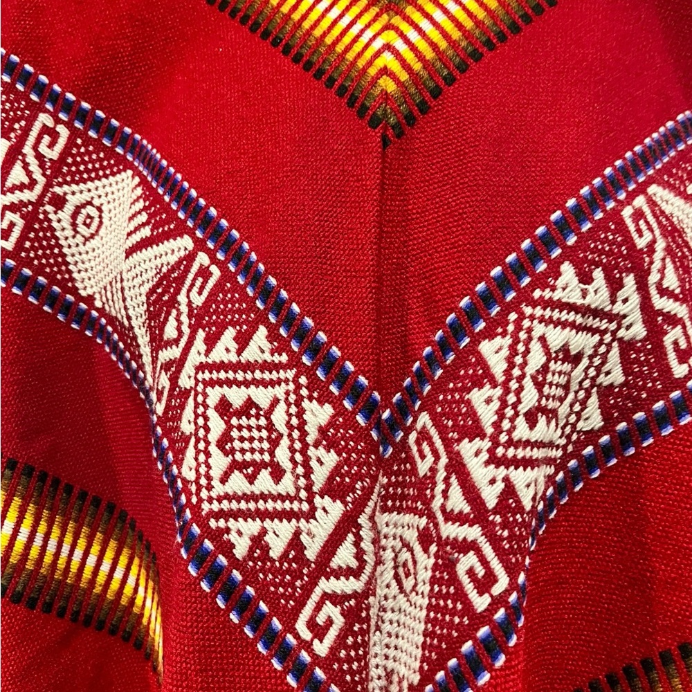 Vintage Andean Artisan tejidos v-neck geometric fringed poncho - Picture 10 of 12